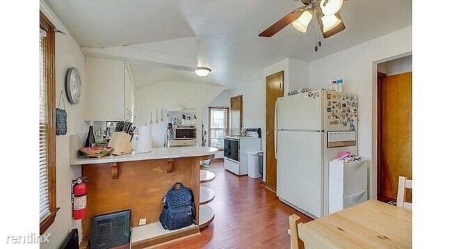 Building Photo - 2406 S 54th St