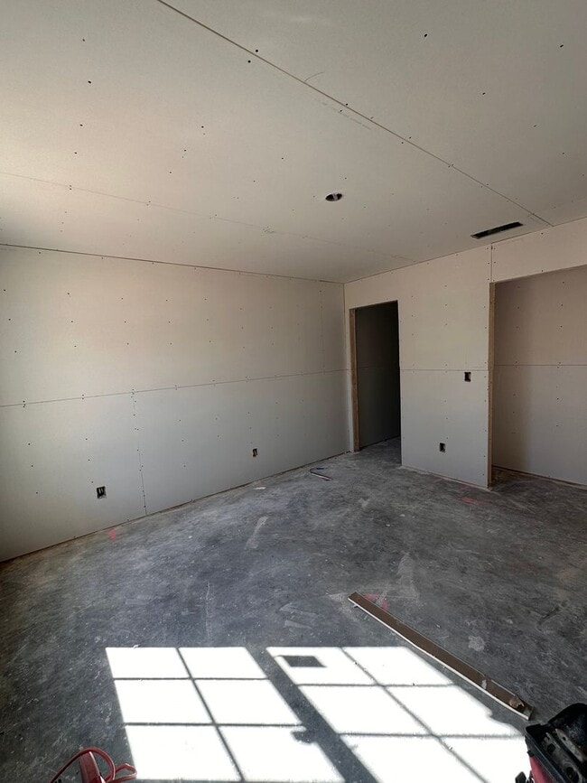 Building Photo - 4 Bed 3 Bath Brick Home