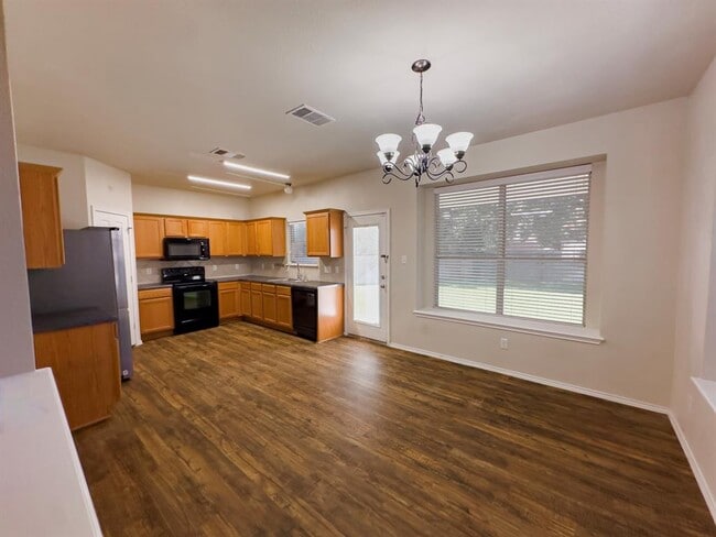 Building Photo - 320 Peanut Dr