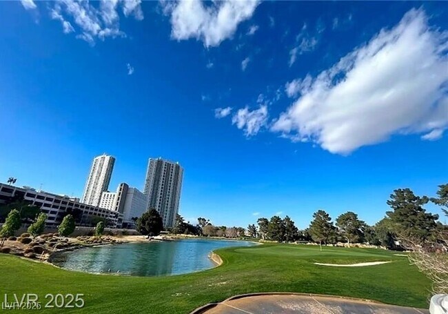 Foto del edificio - 3045 Pinehurst Dr