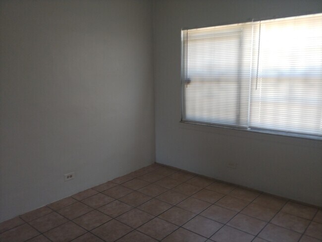 Foto del edificio - 13865 NW 26th Ave