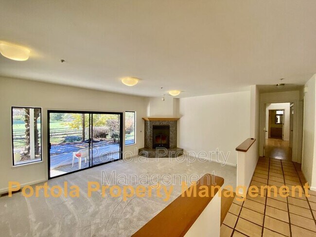 Foto del edificio - 3833 Cherryvale Ave