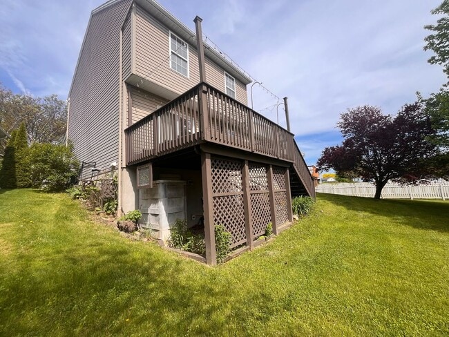 Building Photo - Single Family Home in the Landings