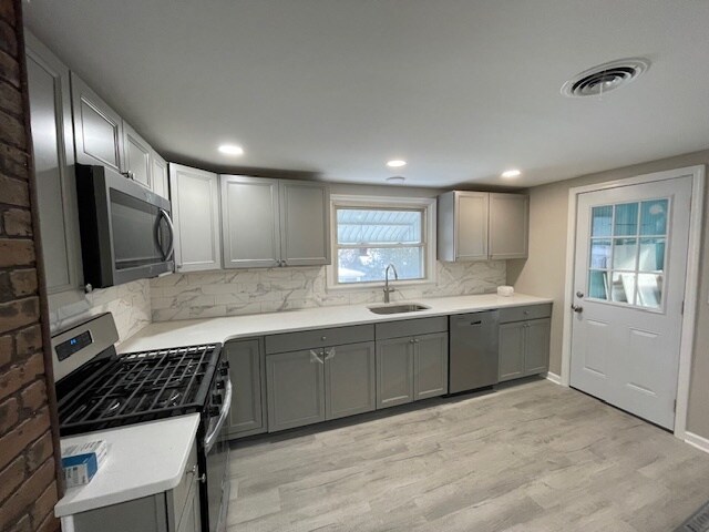 Foto del edificio - 28 Leversee Ave