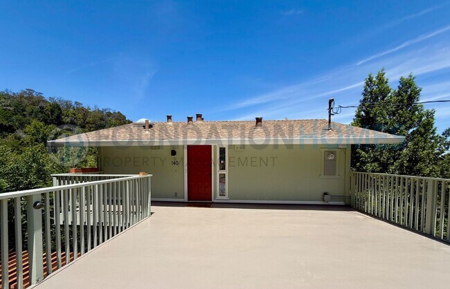 Foto del edificio - Mountain View Retreat in the Heart of Fairfax- 3BD/1BA Home with Expansive Deck- FOUNDATION