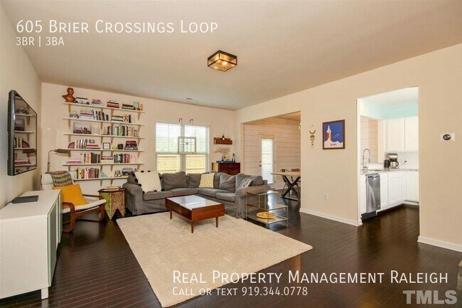 Building Photo - End-unit townhome in North Wake County
