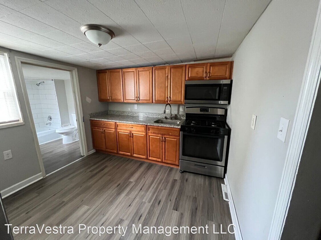 2 br, 1 bath House 130 South Sussex Street House Rental in