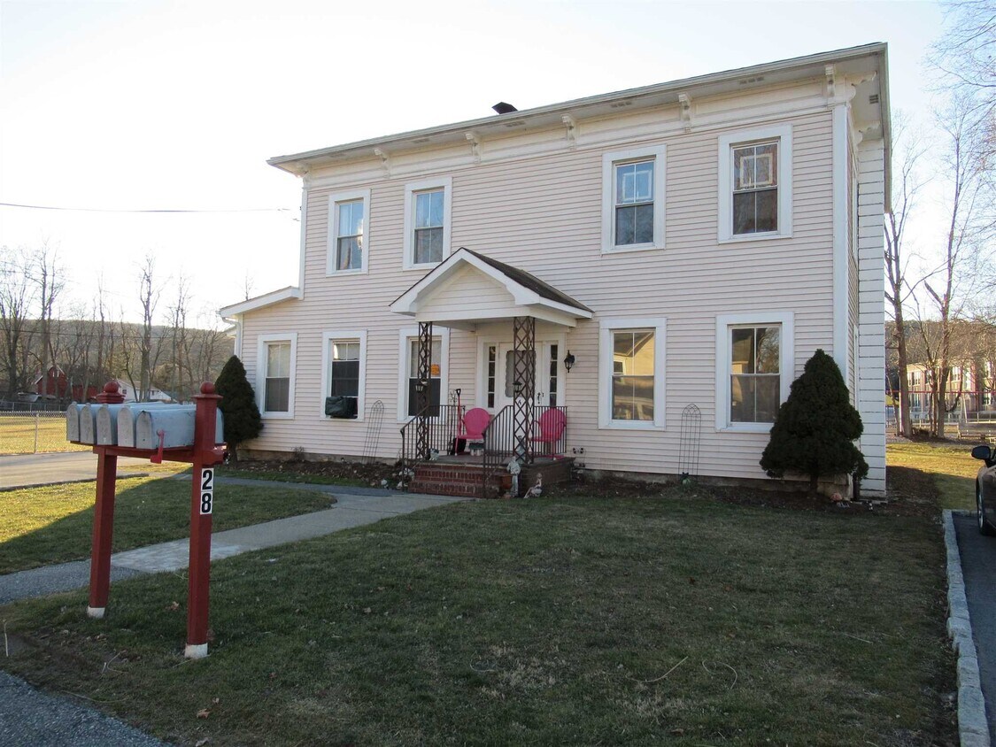 Primary Photo - 26 Wing Ave