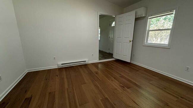 Building Photo - 49 Pine Brook Curv