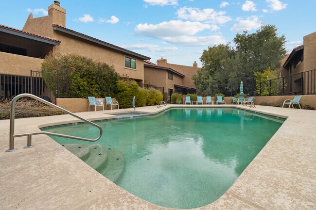 Amazing community pool - 7431 E Sundance Trl