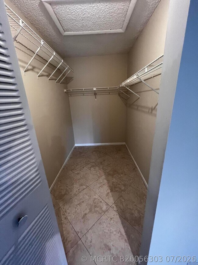Building Photo - 4215 S 57th Ave