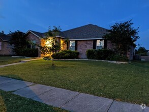 Building Photo - 2718 Lake Terrace Dr