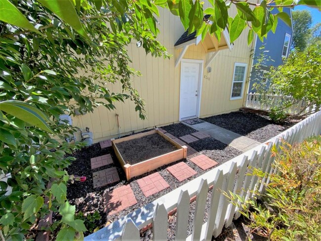 Building Photo - 8240 Windmill Farms Dr