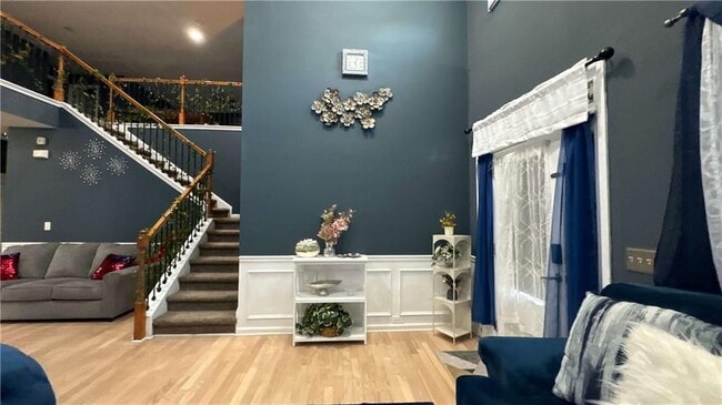 Building Photo - 180 Village Green Ct SW