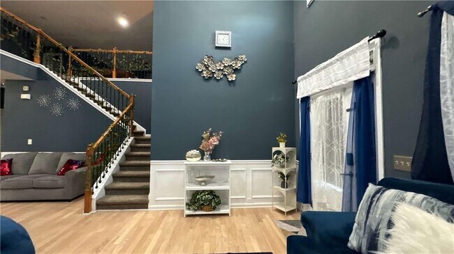 Foto del edificio - 180 Village Green Ct SW