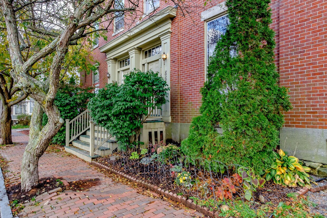 88 Winter St Unit 3, Portland, ME 04102 Condo for Rent in Portland