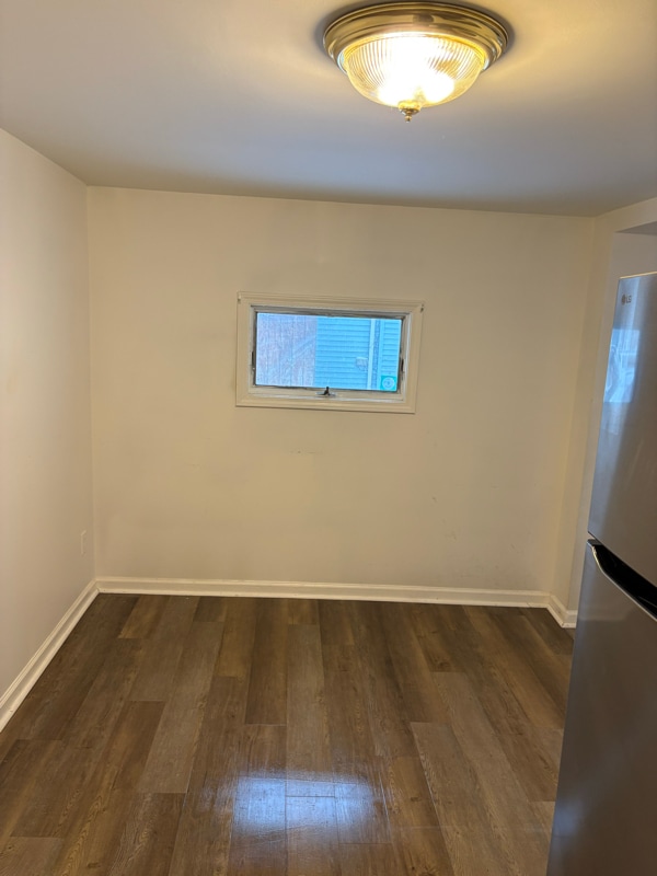 Building Photo - 23 Victor St