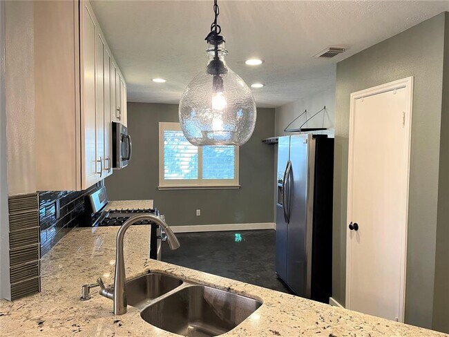 Foto del edificio - 15122 Red Cedar Cove Ln