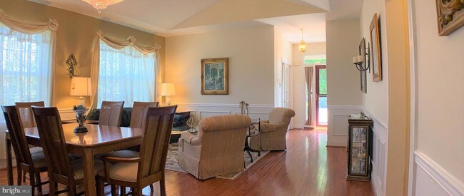 Foto del edificio - 370 Randall Ln