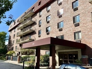 Building Photo - 135 Pleasant St