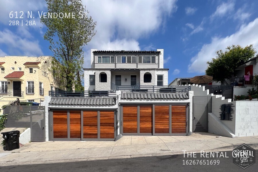 Primary Photo - Spacious 2-Story Front Duplex! | Stunning ...