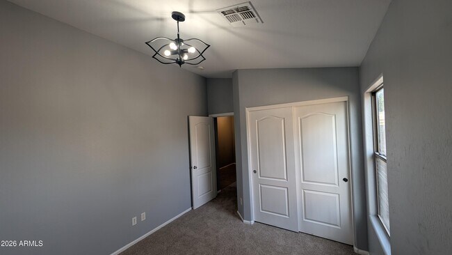 Foto del edificio - 45 W Gold Dust Way