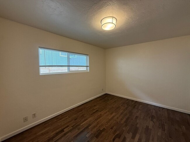 Building Photo - 2950 Willamette St