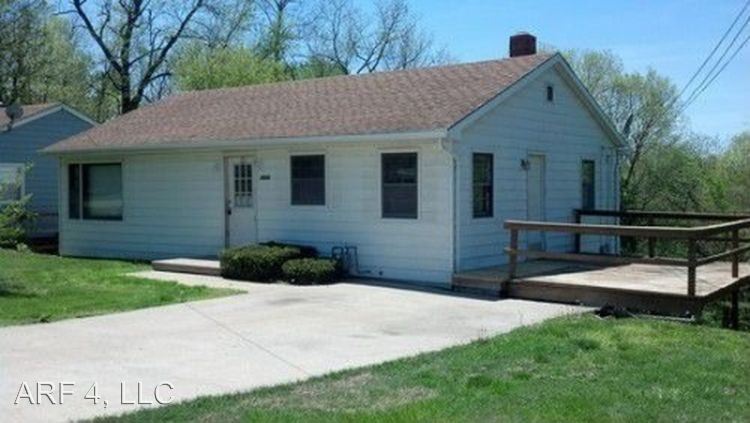 Primary Photo - 2600 N River Blvd
