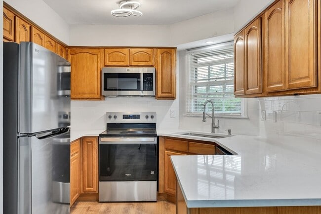 Photo - 2135 Acklen Avenue Unit 10 Apartment