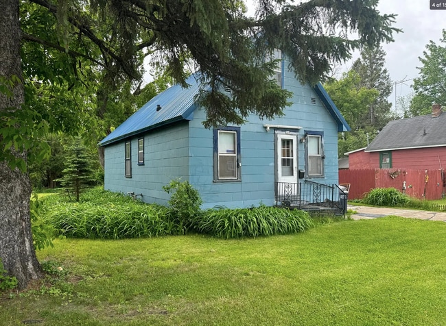 Building Photo - Single Family Home Available!