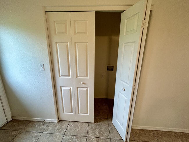 Building Photo - 63030 E 285 Ct