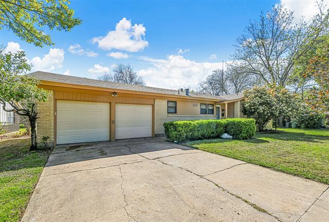 Building Photo - 4204 Lynn Terrace