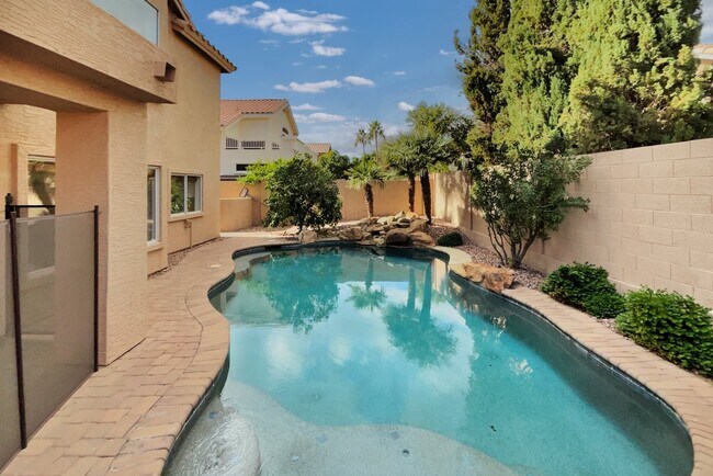 Building Photo - 1617 E Glenhaven Dr