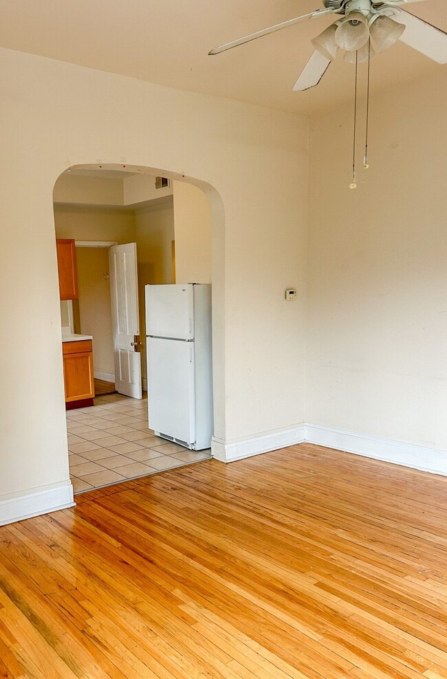 Photo - 703 W Willow St (Chicago, IL) Apartment