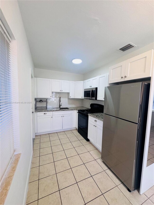 Building Photo - 1267 NE 127th St Building Photo - 1267 NE 127th St