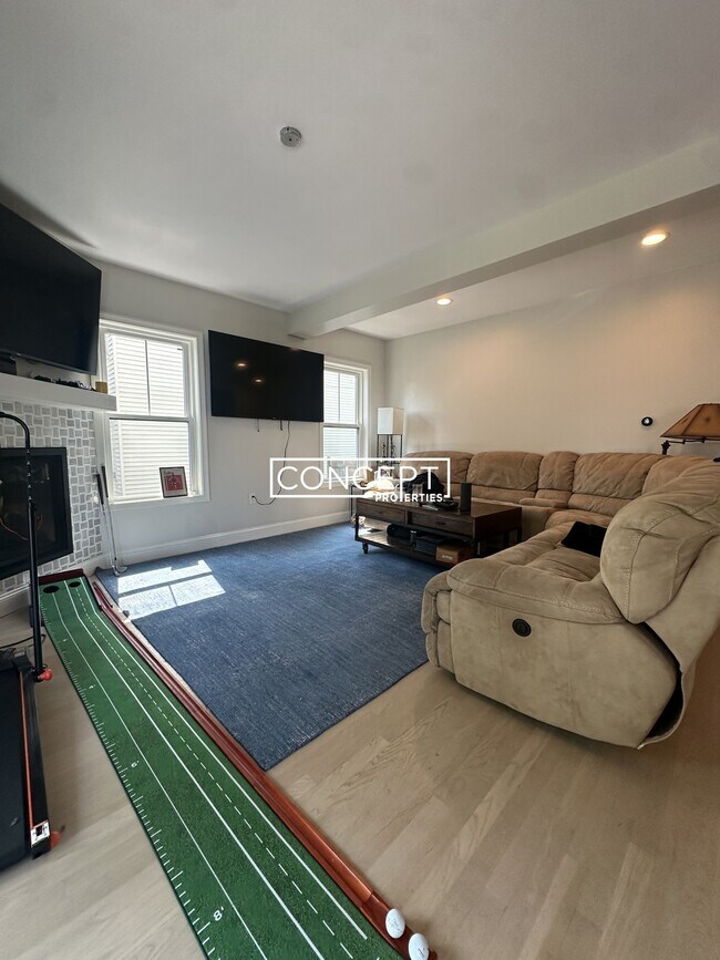 Foto del edificio - 331 Savin Hill Ave