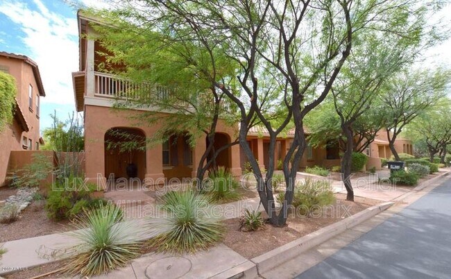 Building Photo - 9427 E Trailside View