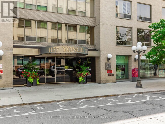 Photo du bâtiment - 1177-1177 Yonge St