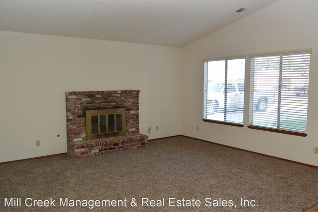 Foto del edificio - 3 br, 2 bath House - 2410 N. Charter Oak