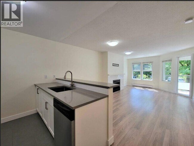 Building Photo - 99 Begin St