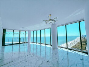 Building Photo - 15701 Collins Ave