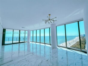 Building Photo - 15701 Collins Ave