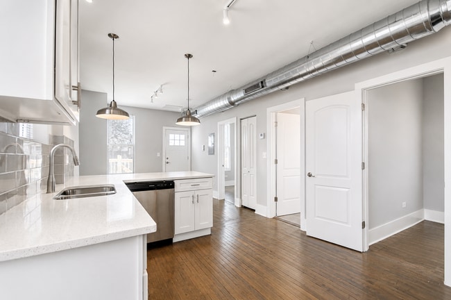 Building Photo - 2117 W 18th St