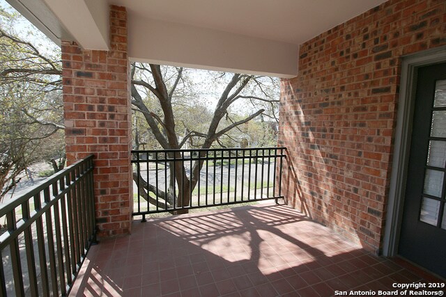 Building Photo - 129 E Ridgewood Ct