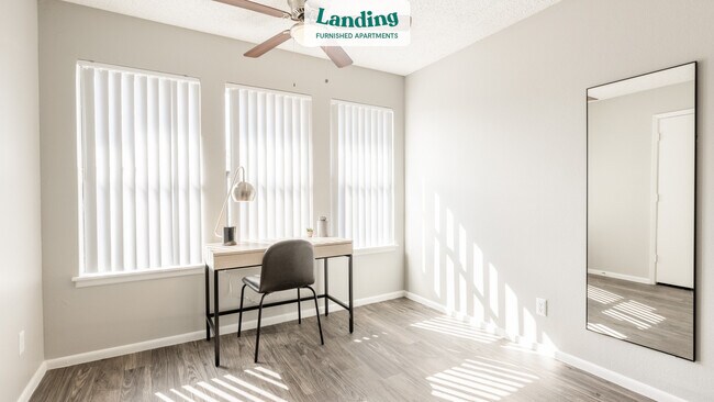 Foto del edificio - 4502 E Paradise Village Pkwy S