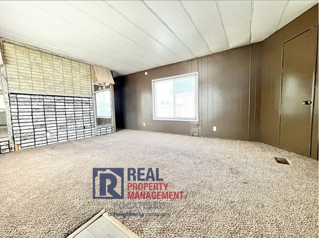 Foto del edificio - 2 Bedroom 1 Bath Mobile Home - Pets negotiable