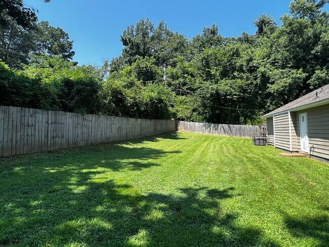 Foto del edificio - 4301 Brickwood Ln - Available Now!