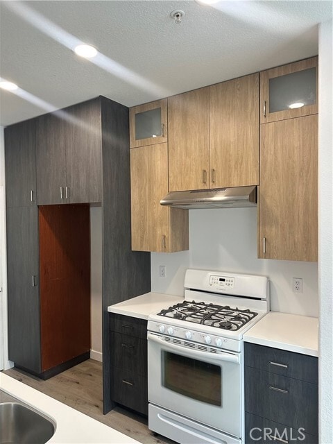 Building Photo - 13133 Le Parc Blvd