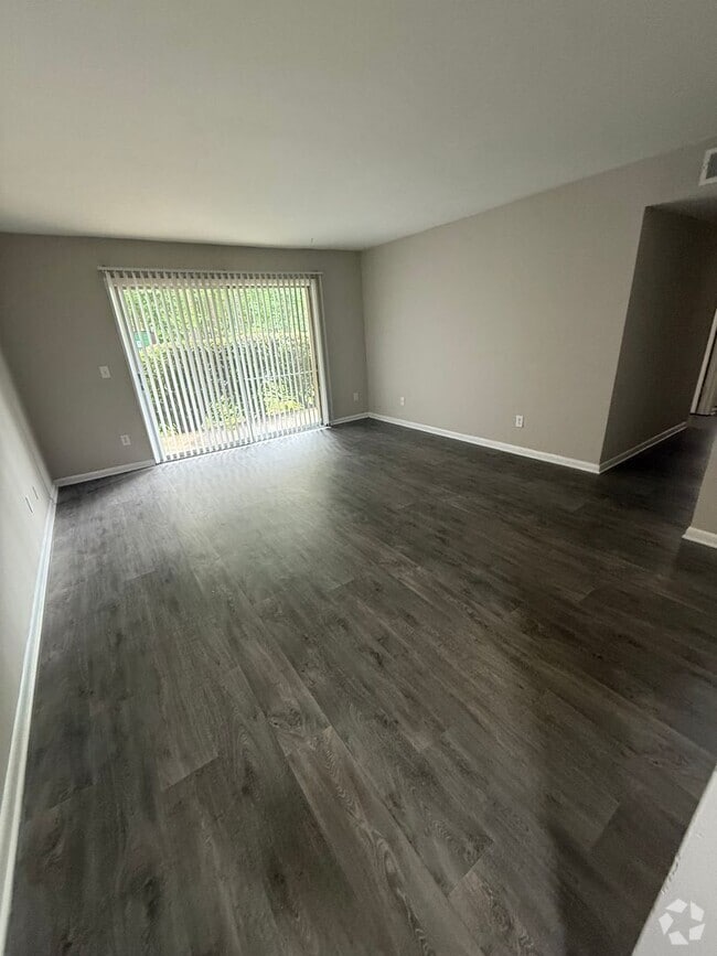 Building Photo - 220 Orchard Trace Ln