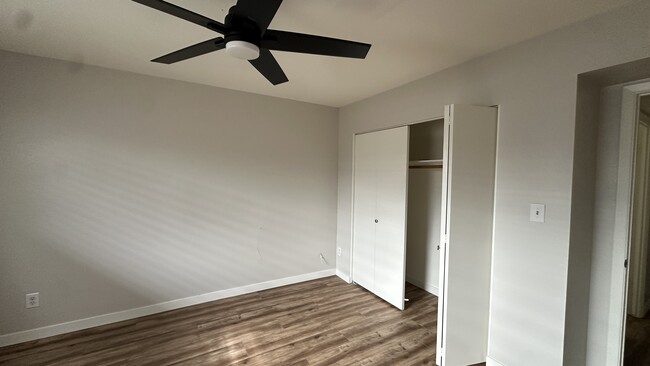 Building Photo - 2806 S Mill Ave